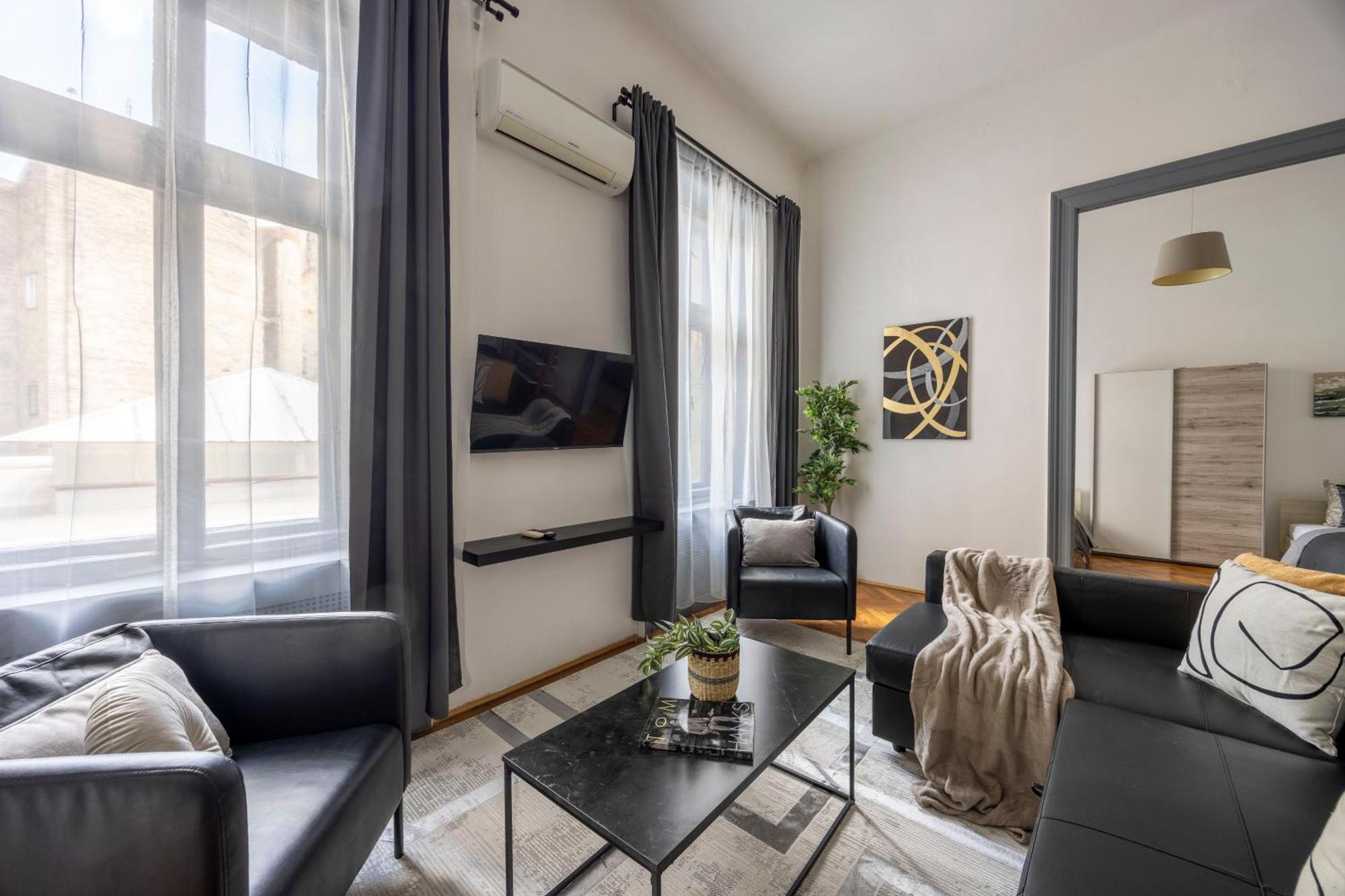 Charming & Cozy Stylish Apartment In The Heart Of Будапеща Екстериор снимка